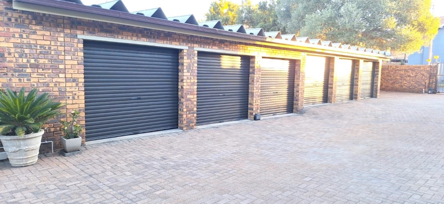 2 Bedroom Property for Sale in New Redruth Gauteng