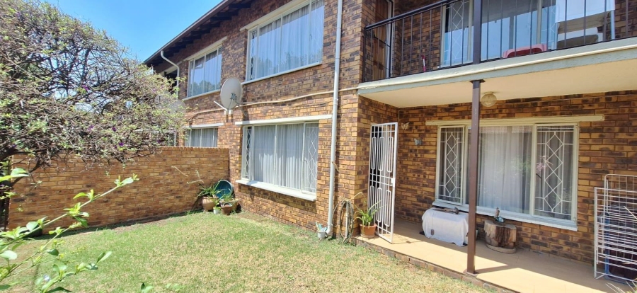 2 Bedroom Property for Sale in New Redruth Gauteng