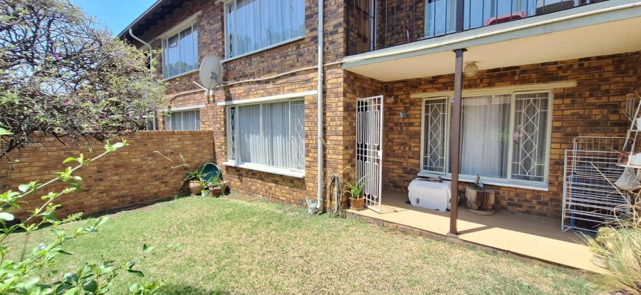 2 Bedroom Property for Sale in New Redruth Gauteng