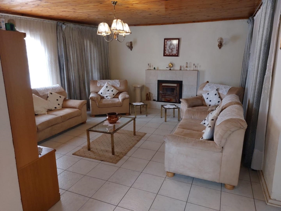 4 Bedroom Property for Sale in Lenasia Ext 1 Gauteng