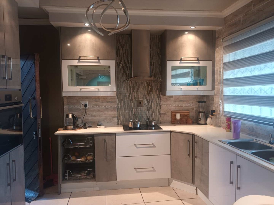 3 Bedroom Property for Sale in Buhle Park Gauteng