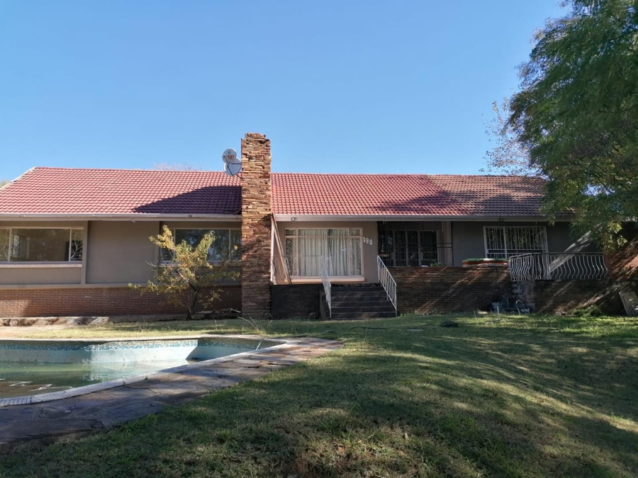 To Let 5 Bedroom Property for Rent in Mondeor Gauteng