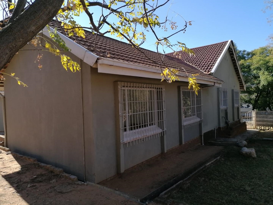 To Let 5 Bedroom Property for Rent in Mondeor Gauteng