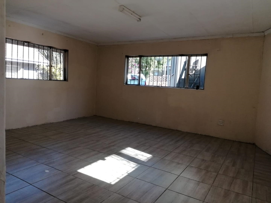 To Let 5 Bedroom Property for Rent in Mondeor Gauteng