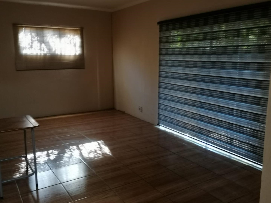 To Let 5 Bedroom Property for Rent in Mondeor Gauteng