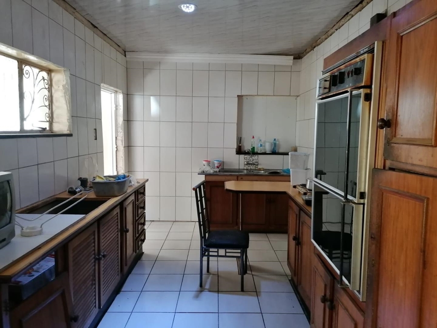 To Let 5 Bedroom Property for Rent in Mondeor Gauteng