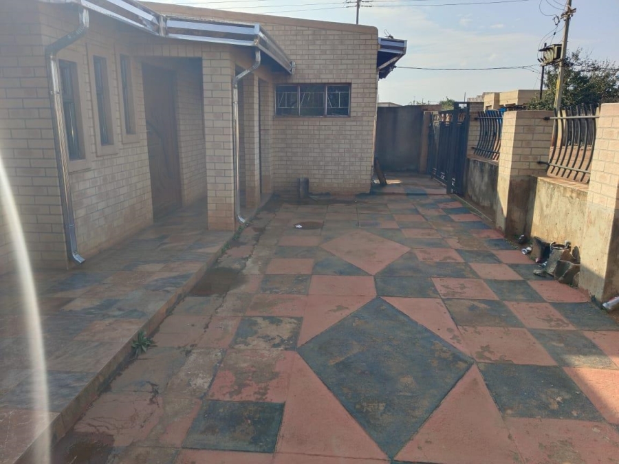 3 Bedroom Property for Sale in Katlehong Gauteng