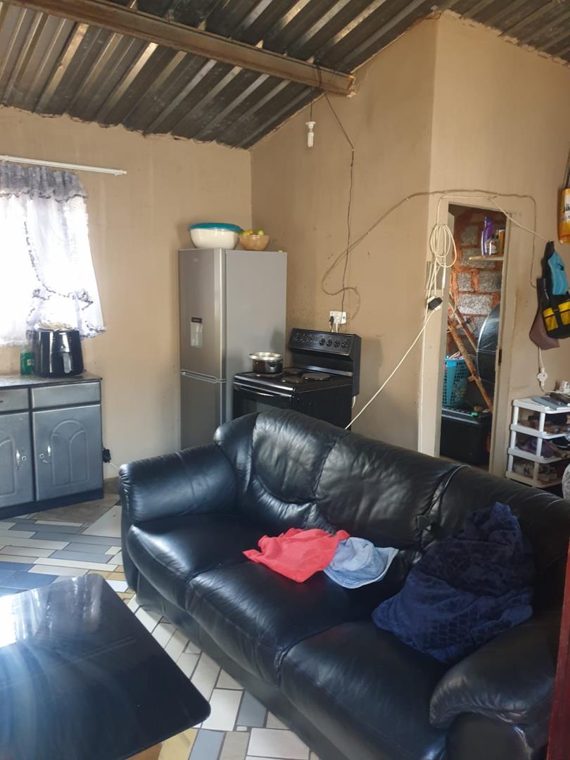 1 Bedroom Property for Sale in Rondebult A H Gauteng