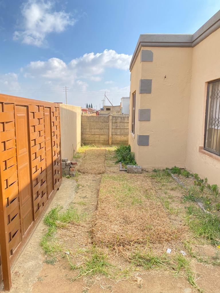 2 Bedroom Property for Sale in Tsakane Gauteng