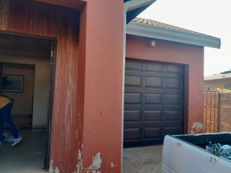 2 Bedroom Property for Sale in Moleleki Ext 3 Gauteng