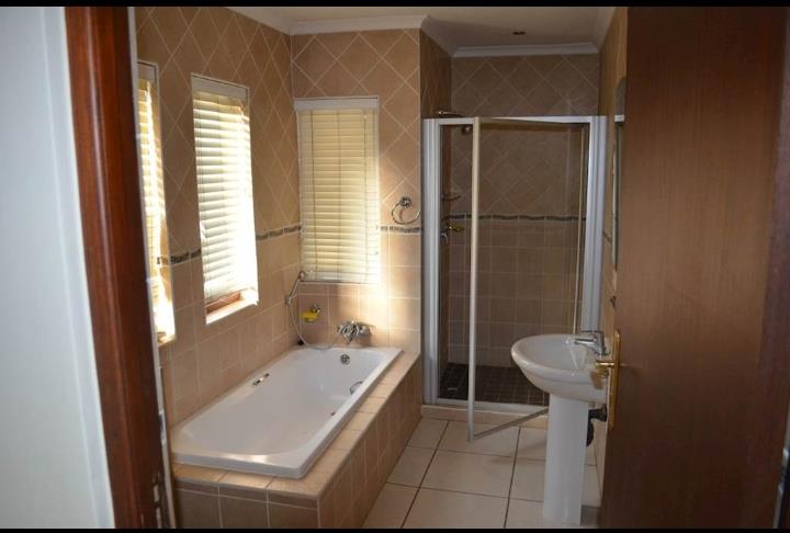 To Let 3 Bedroom Property for Rent in Zwartkop Gauteng