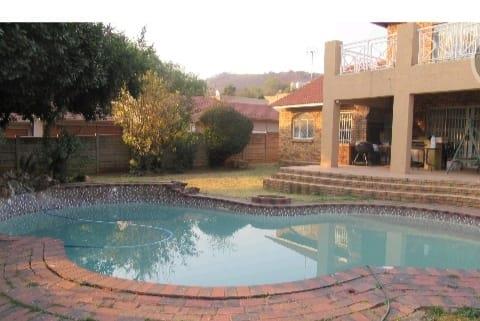 4 Bedroom Property for Sale in Bassonia Gauteng