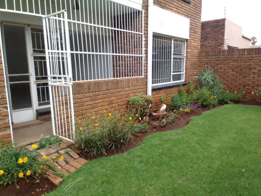 2 Bedroom Property for Sale in Casseldale Gauteng