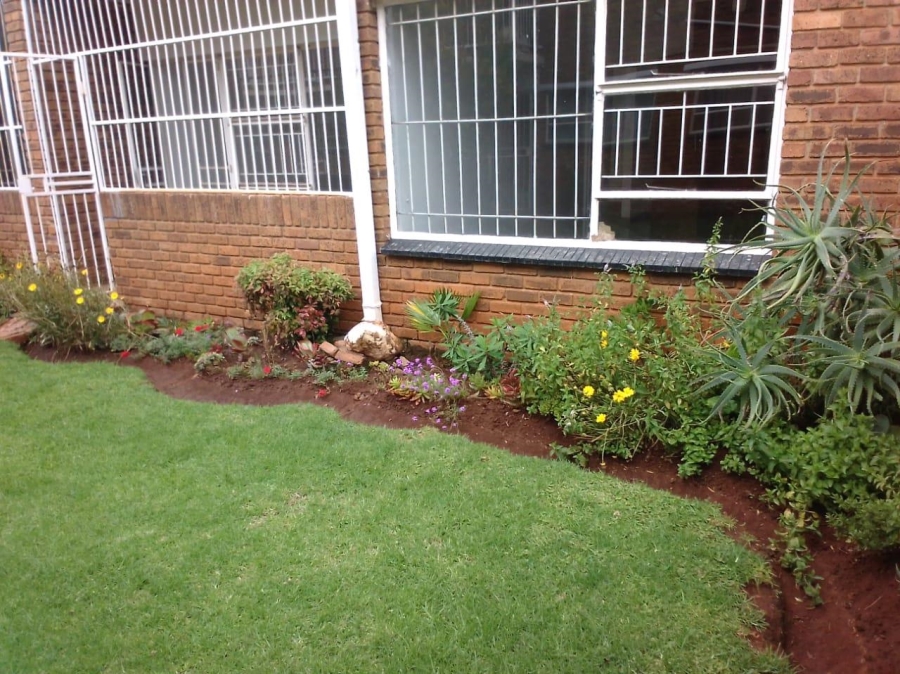 2 Bedroom Property for Sale in Casseldale Gauteng