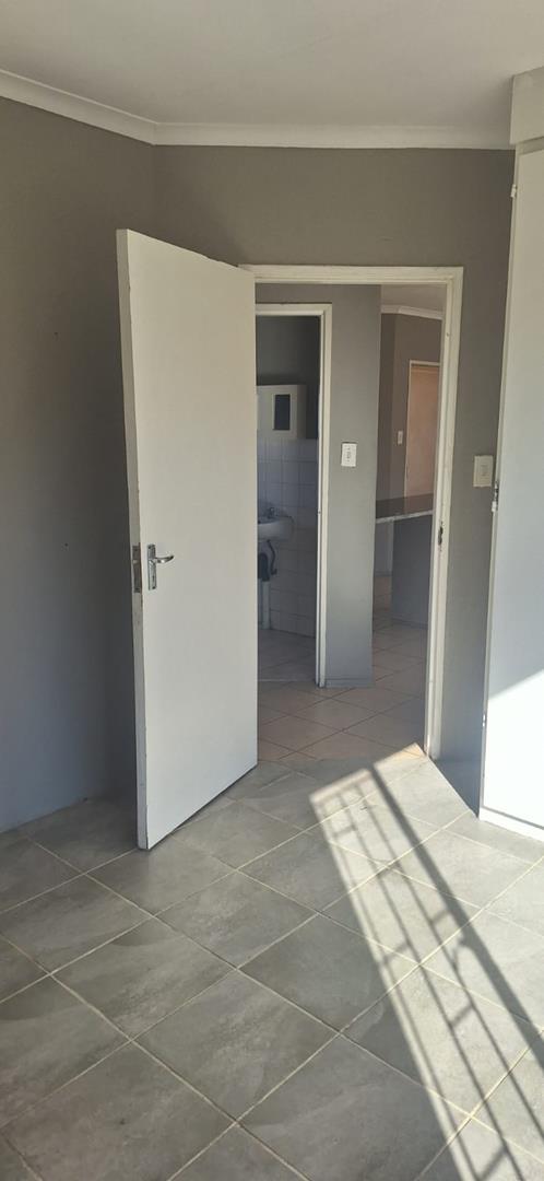 2 Bedroom Property for Sale in Groblerpark Gauteng