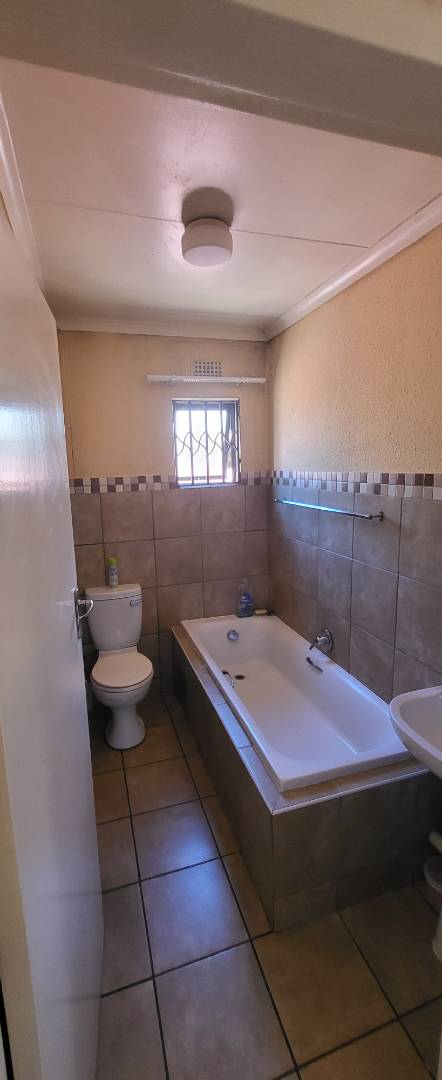 3 Bedroom Property for Sale in Albertsdal Gauteng