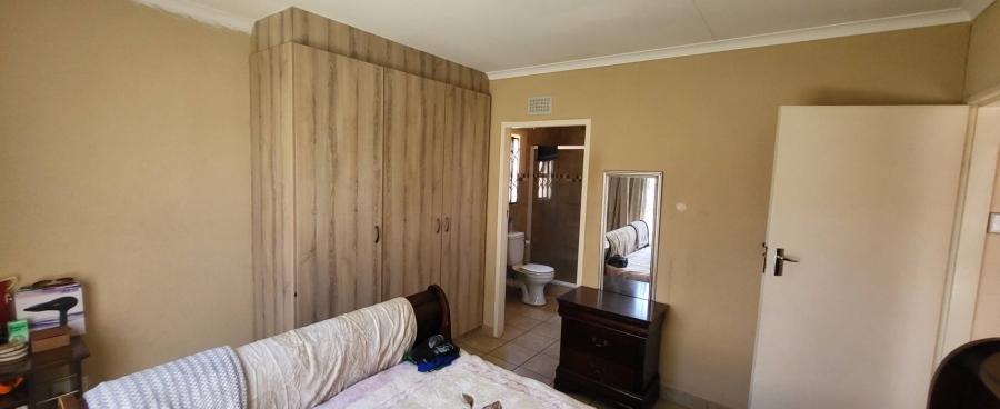 3 Bedroom Property for Sale in Albertsdal Gauteng