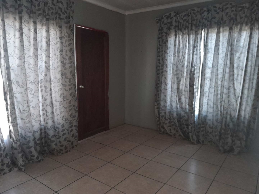 To Let 3 Bedroom Property for Rent in Buhle Park Gauteng