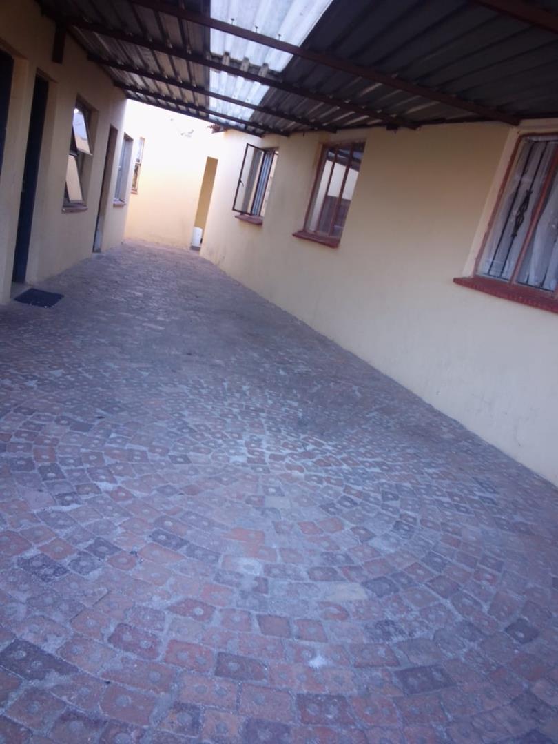 9 Bedroom Property for Sale in Protea Glen Gauteng