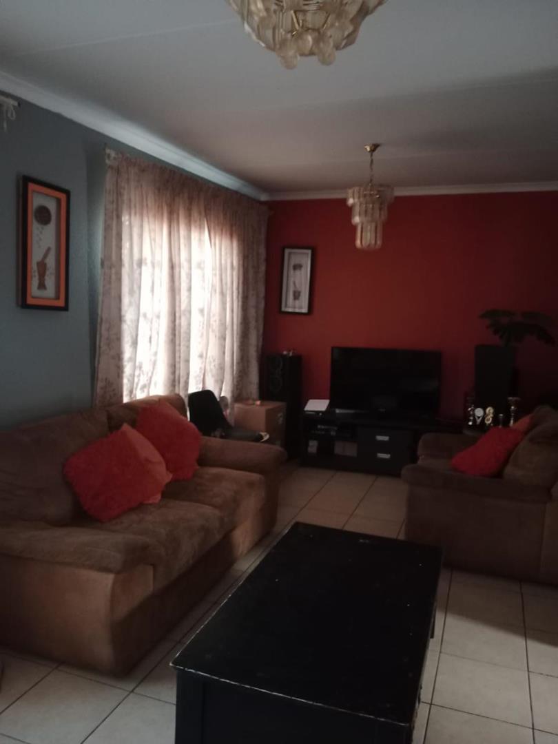 2 Bedroom Property for Sale in Danville Gauteng