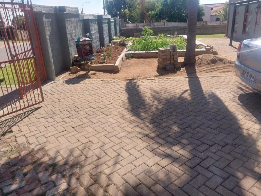 1 Bedroom Property for Sale in Norkem Park Gauteng