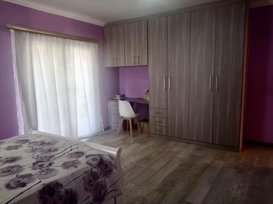 5 Bedroom Property for Sale in Pretoria North Gauteng