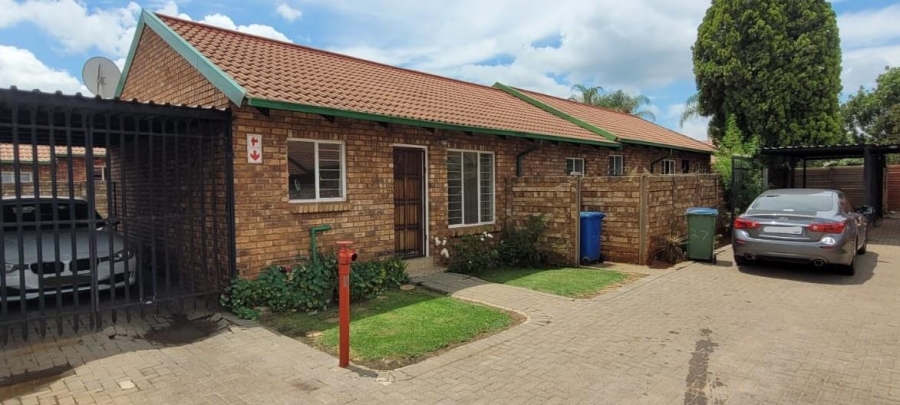 2 Bedroom Property for Sale in The Orchards Gauteng