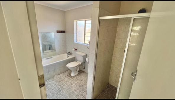 2 Bedroom Property for Sale in The Orchards Gauteng