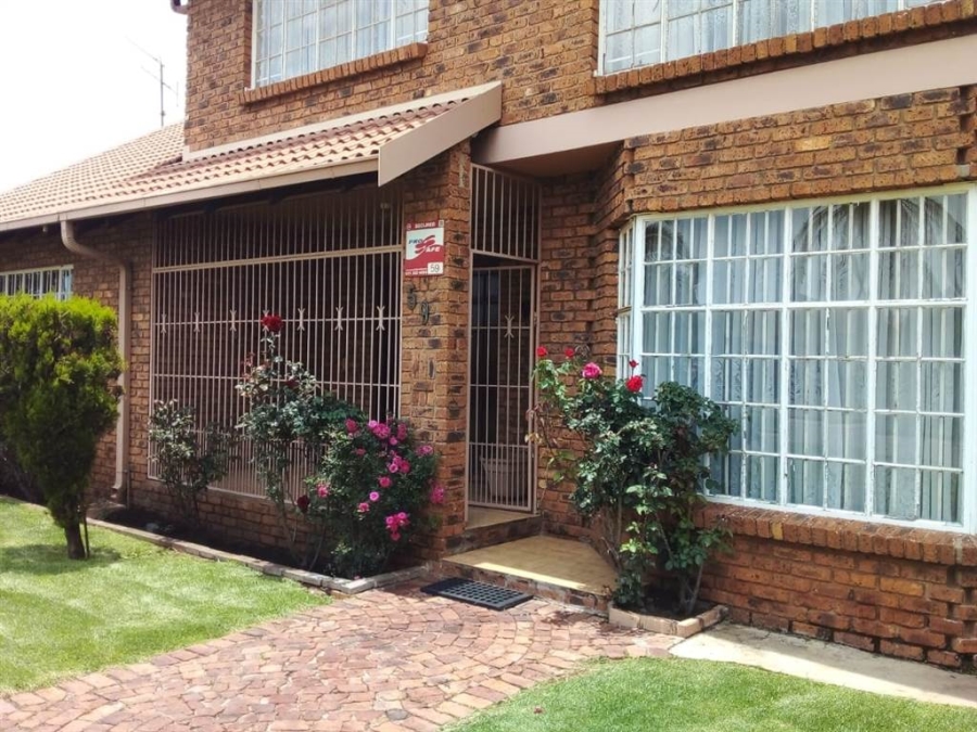 4 Bedroom Property for Sale in Bakerton Gauteng