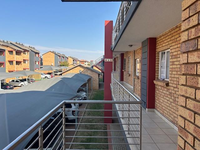 2 Bedroom Property for Sale in Monavoni Gauteng