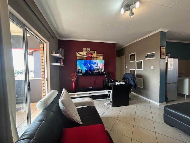 2 Bedroom Property for Sale in Monavoni Gauteng