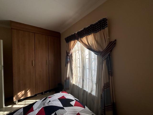 2 Bedroom Property for Sale in Monavoni Gauteng