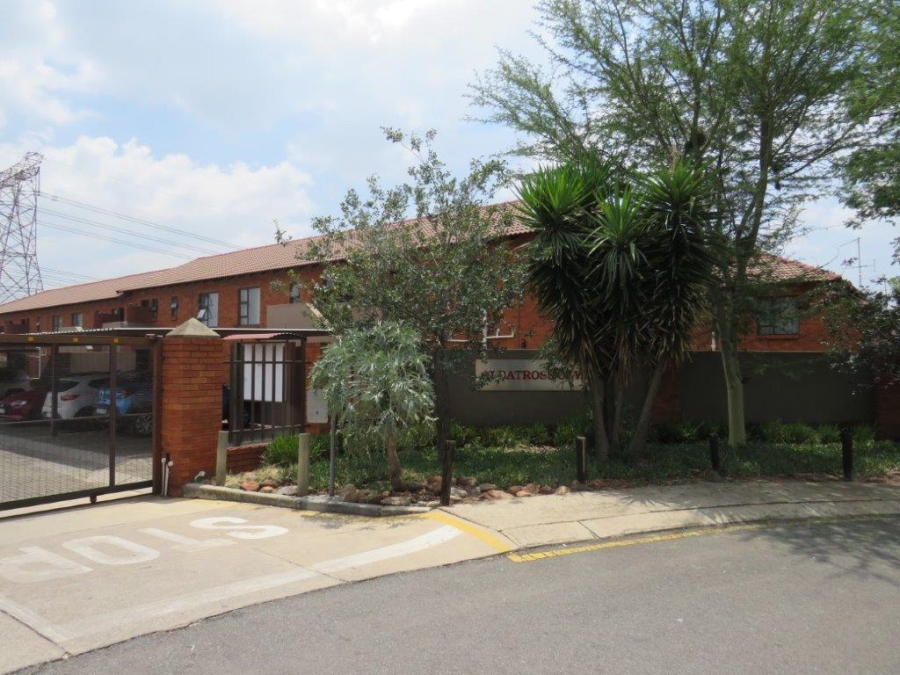 2 Bedroom Property for Sale in Albertsdal Gauteng