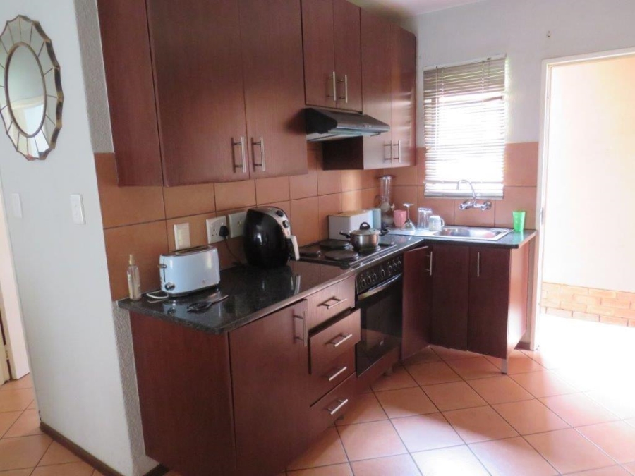 2 Bedroom Property for Sale in Albertsdal Gauteng