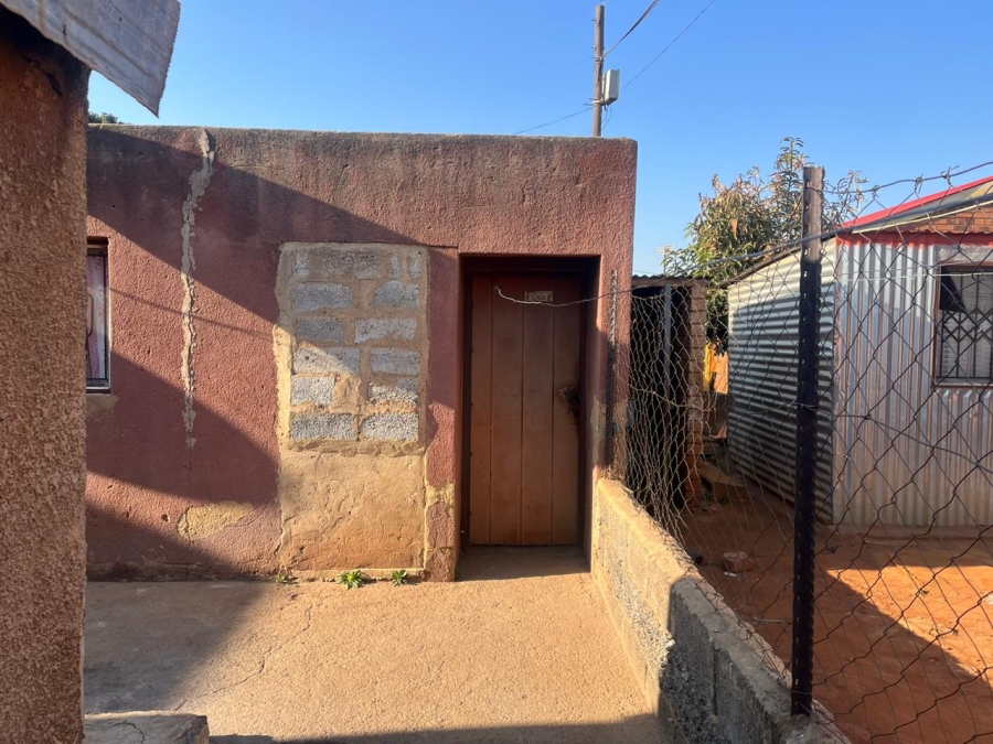 8 Bedroom Property for Sale in Motsu Gauteng