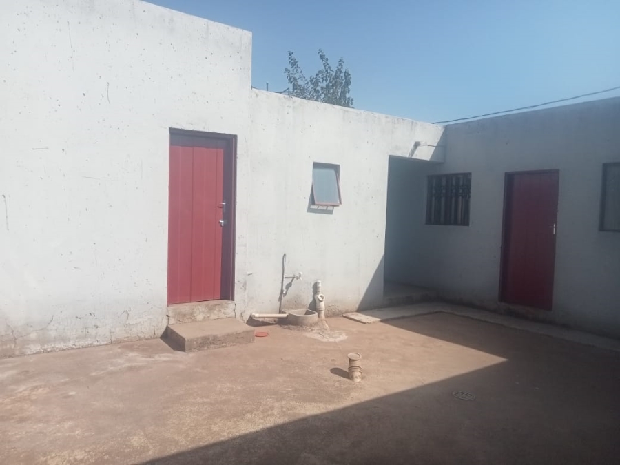 2 Bedroom Property for Sale in Alrode Gauteng