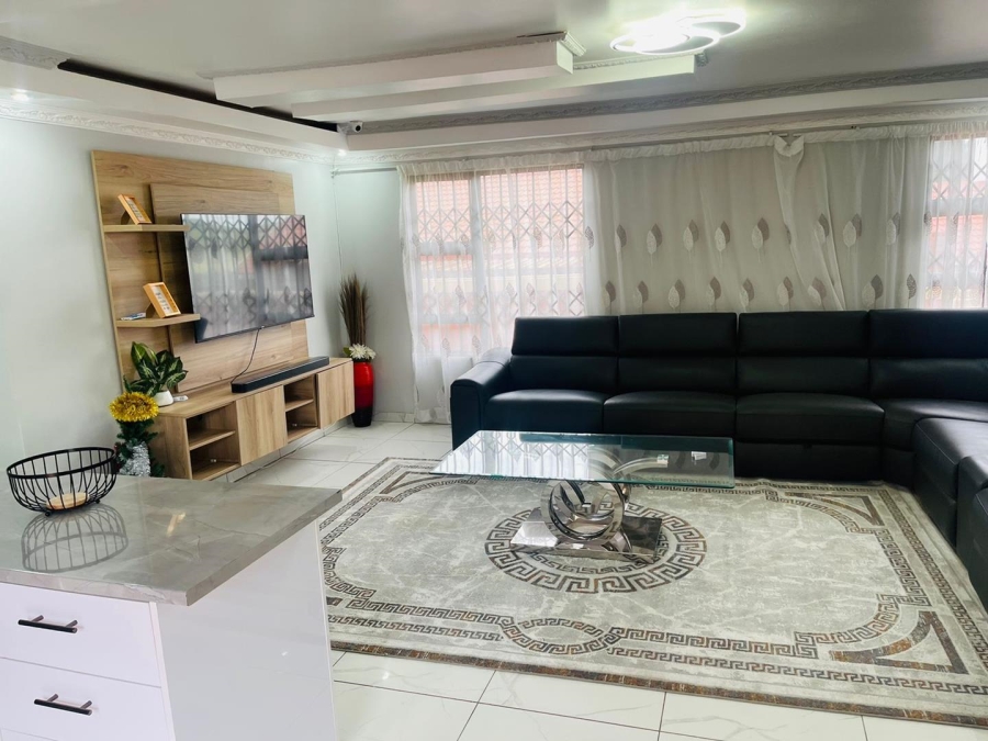 2 Bedroom Property for Sale in Lawley Gauteng