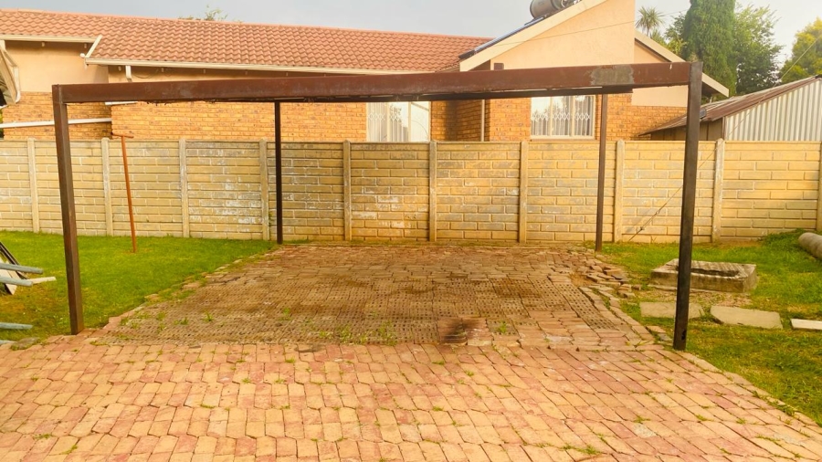 4 Bedroom Property for Sale in Persida Gauteng