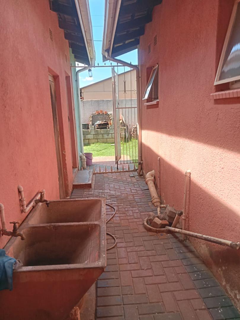 3 Bedroom Property for Sale in Diepkloof Gauteng