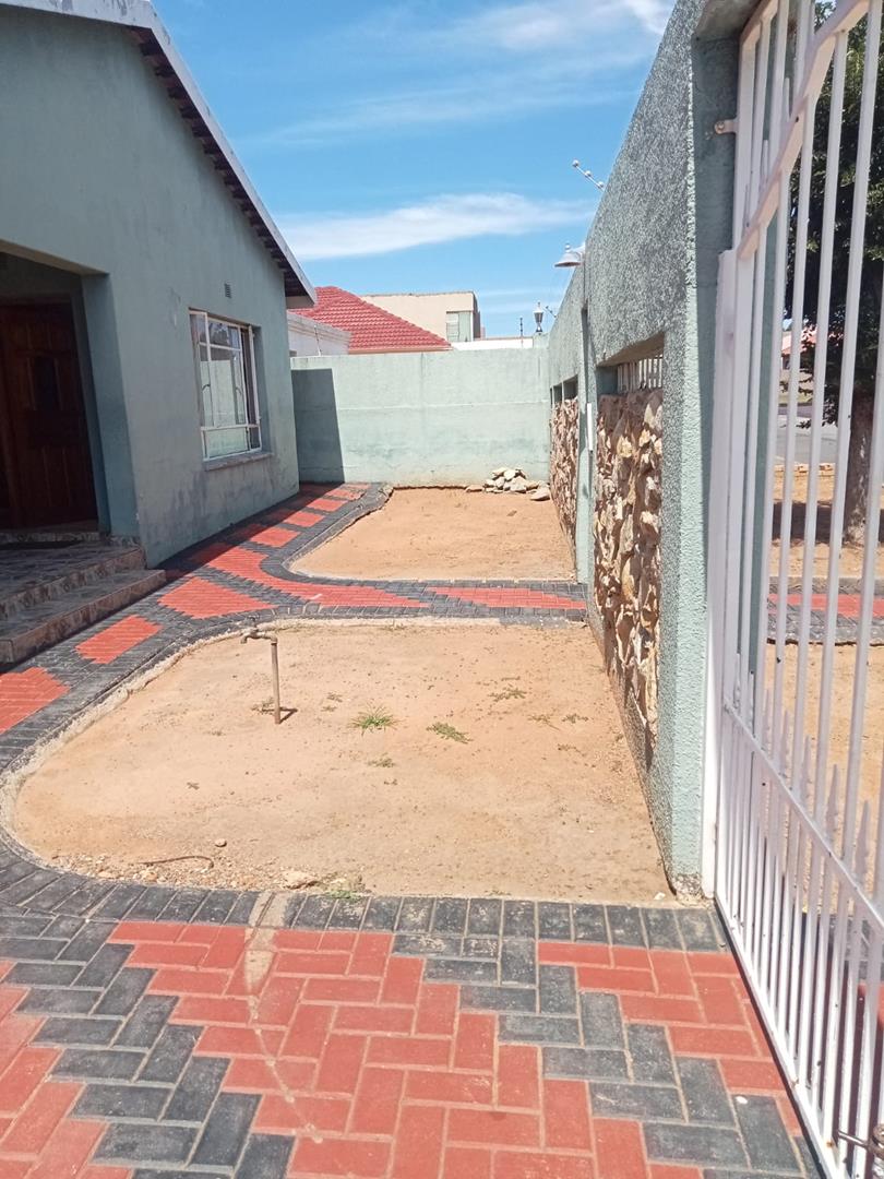 3 Bedroom Property for Sale in Diepkloof Gauteng