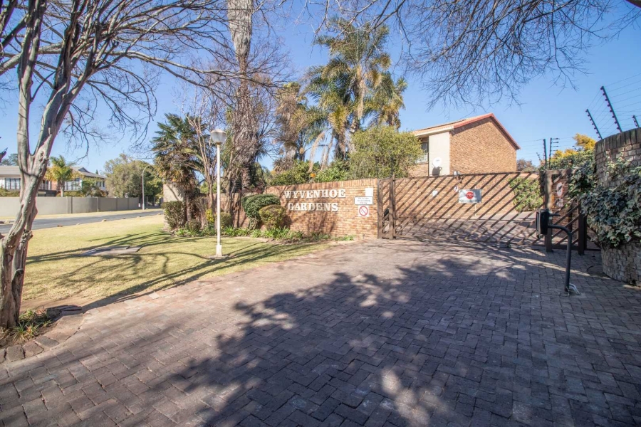 3 Bedroom Property for Sale in Lakefield Gauteng