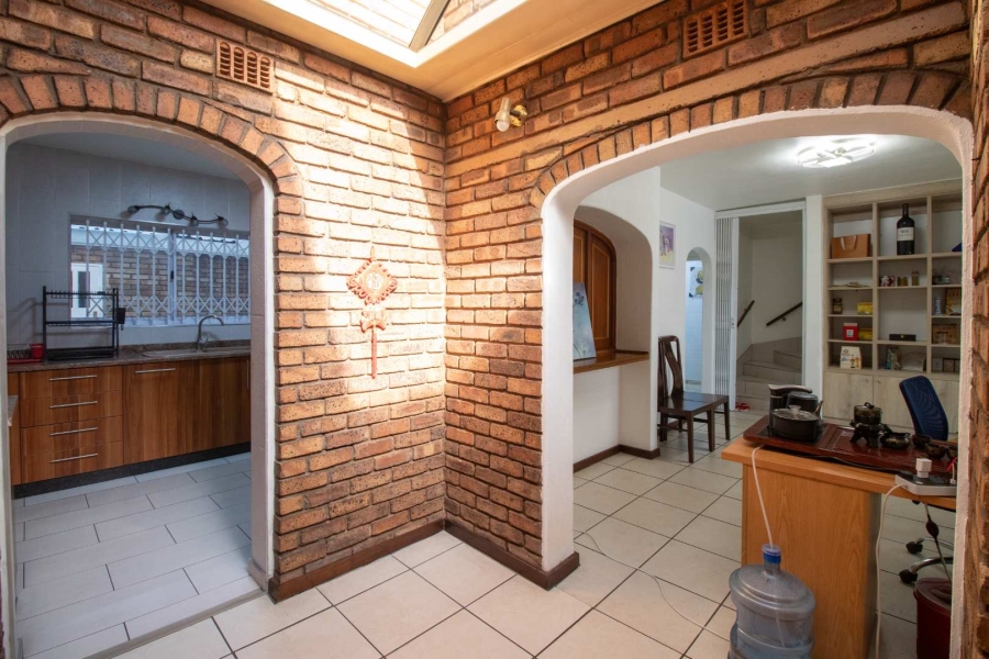 3 Bedroom Property for Sale in Lakefield Gauteng