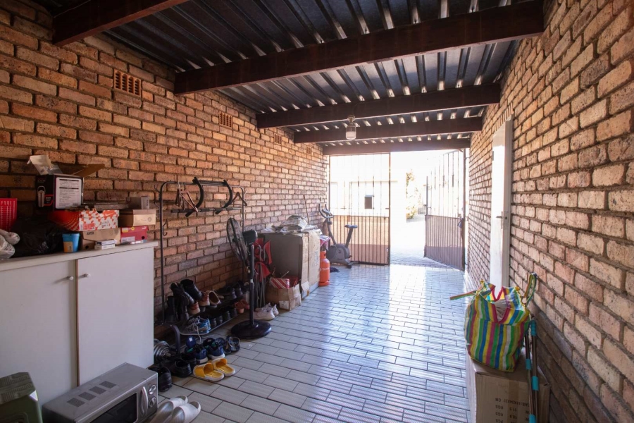 3 Bedroom Property for Sale in Lakefield Gauteng