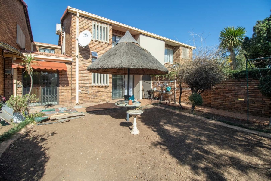 3 Bedroom Property for Sale in Lakefield Gauteng