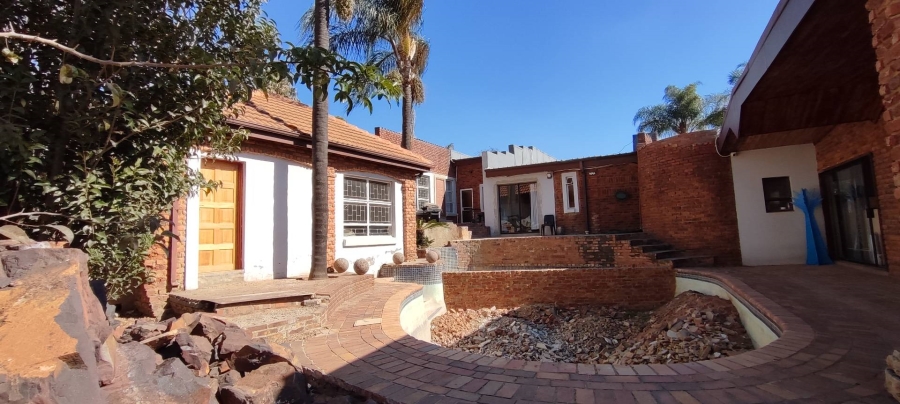 11 Bedroom Property for Sale in Waterkloof Heights Gauteng