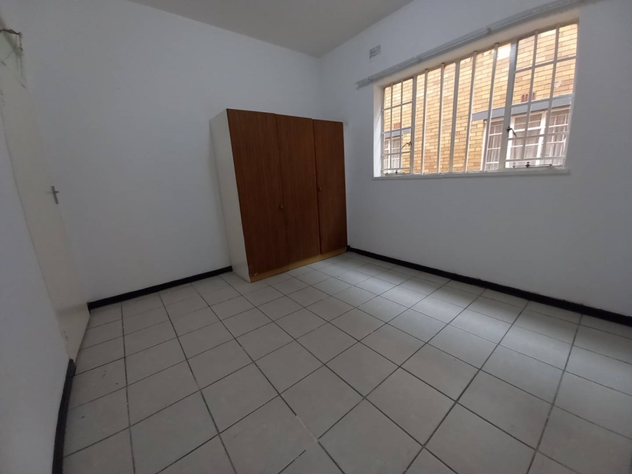 To Let 2 Bedroom Property for Rent in Forest Hill Gauteng