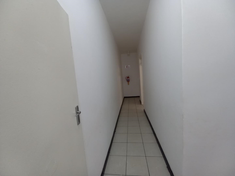 To Let 2 Bedroom Property for Rent in Forest Hill Gauteng