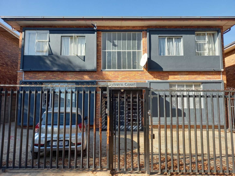 To Let 2 Bedroom Property for Rent in Forest Hill Gauteng