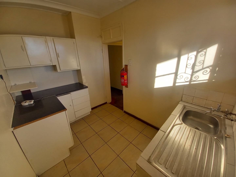 To Let 2 Bedroom Property for Rent in Rosettenville Gauteng