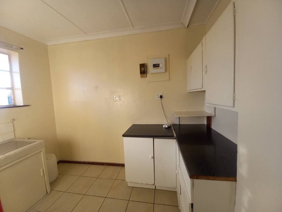 To Let 2 Bedroom Property for Rent in Rosettenville Gauteng